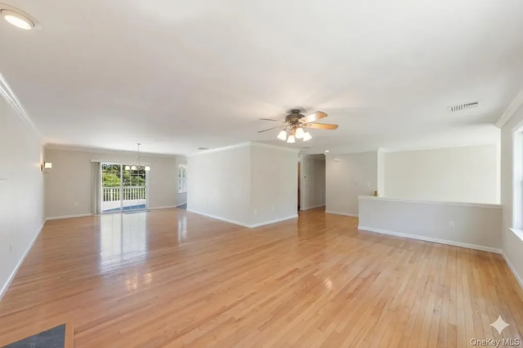 70 Oak Pond Lane Mahopac NY 10541