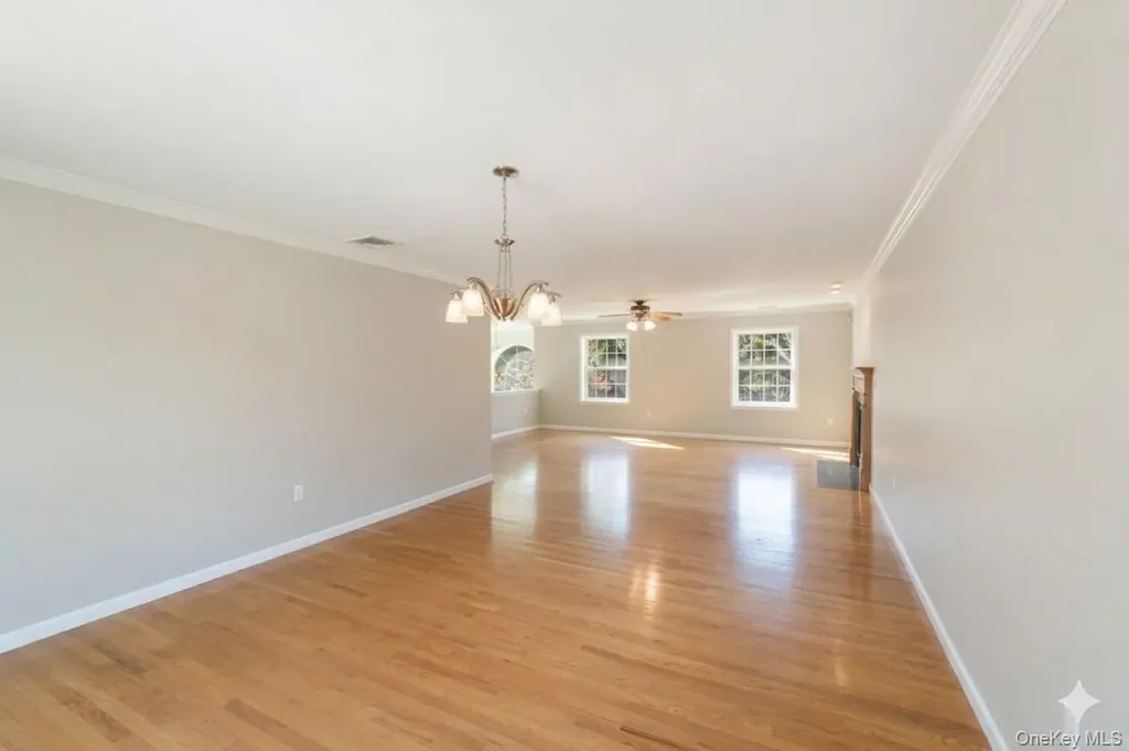 70 Oak Pond Lane Mahopac NY 10541