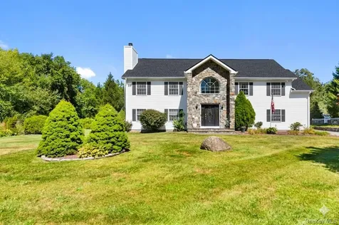 70 Oak Pond Lane Mahopac NY 10541