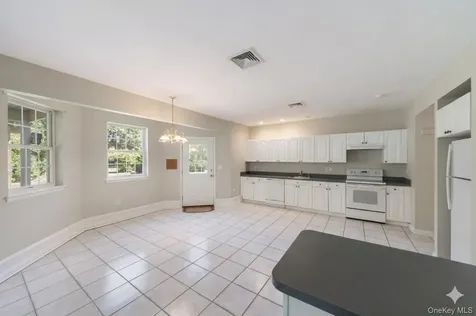 70 Oak Pond Lane Mahopac NY 10541