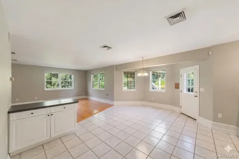 70 Oak Pond Lane Mahopac NY 10541