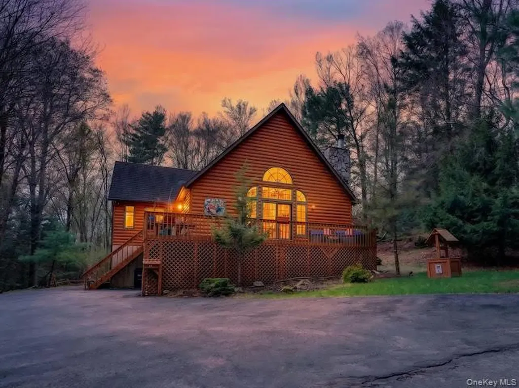 26 E Adirondack Trail Smallwood NY 12778