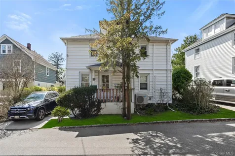 3 3RD Street Greenvale NY 11548