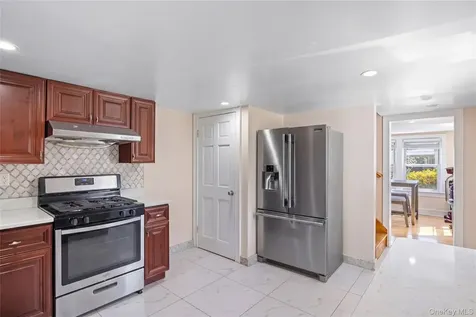 3 3rd Street Greenvale NY 11548