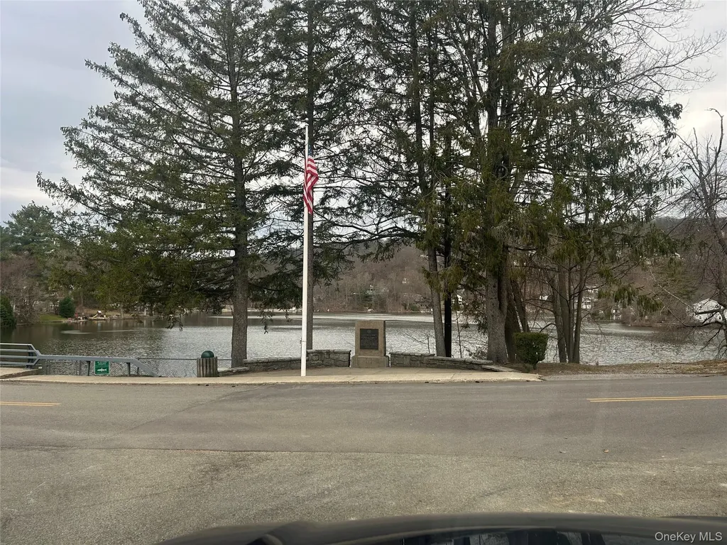 93 Lake Drive Lake Peekskill NY 10537