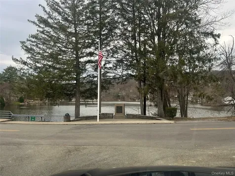 93 Lake Drive Lake Peekskill NY 10537