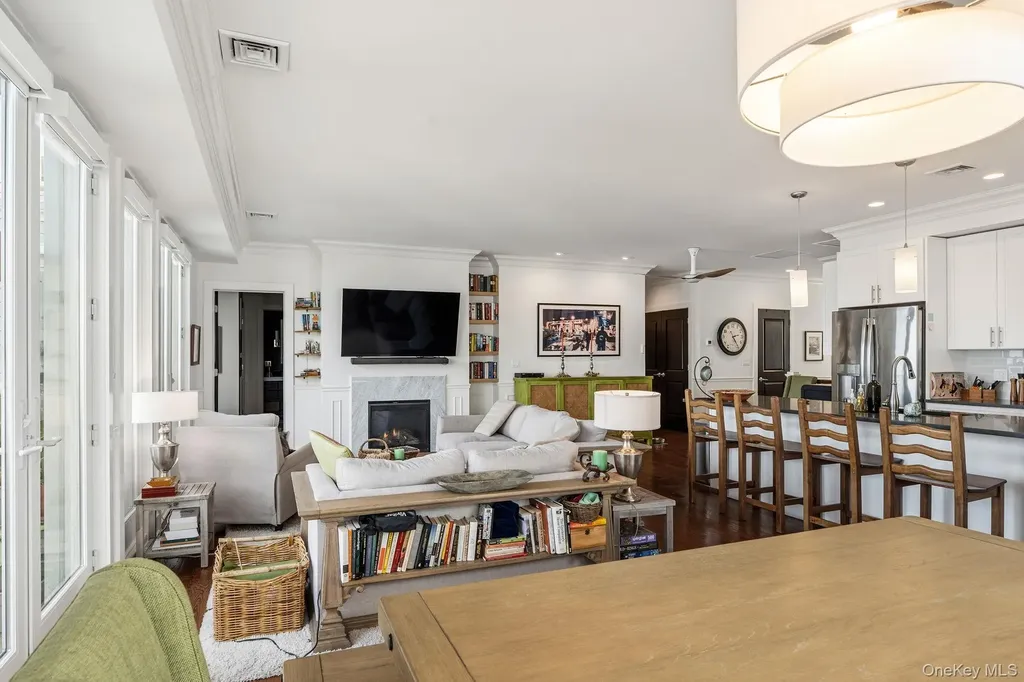19 Island Point Bronx NY 10464
