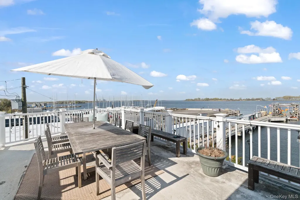 19 Island Point Bronx NY 10464