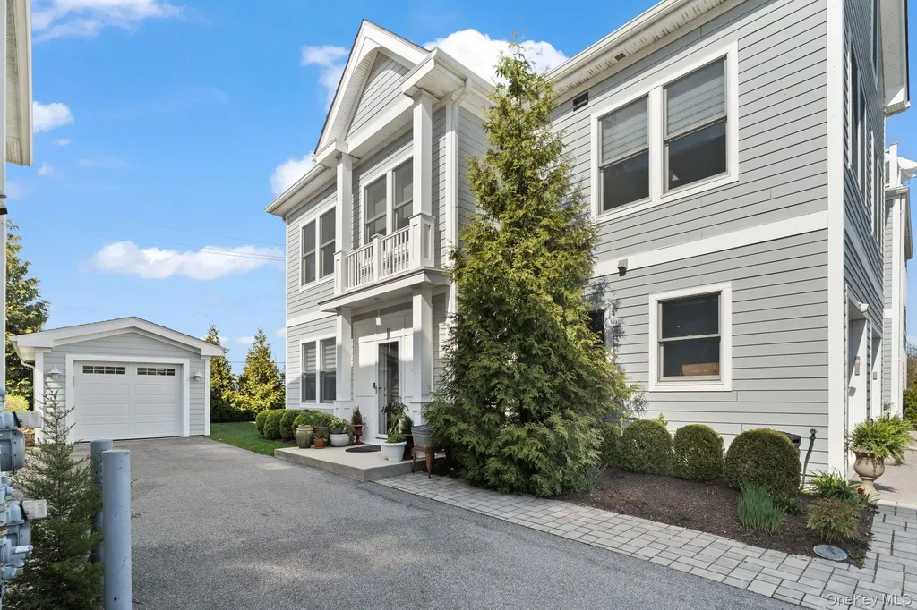 19 Island Point Bronx NY 10464