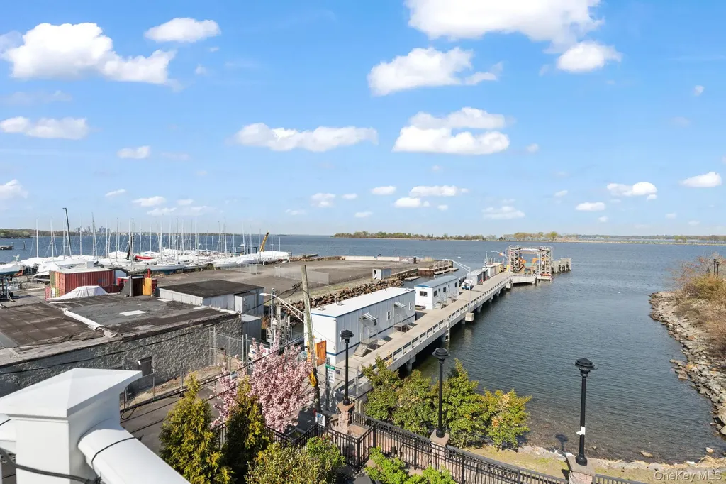 19 Island Point Bronx NY 10464