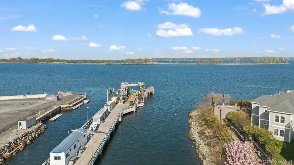 19 Island Point Bronx NY 10464