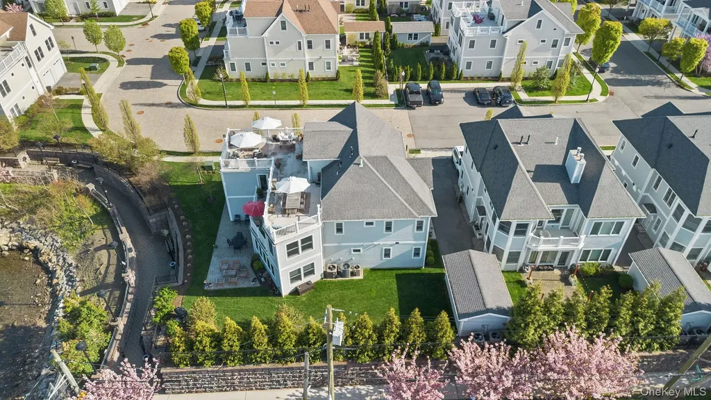 19 Island Point Bronx NY 10464