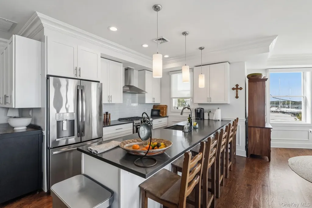 19 Island Point Bronx NY 10464