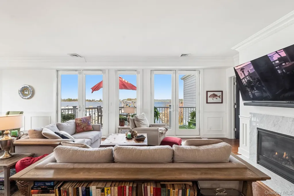 19 Island Point Bronx NY 10464