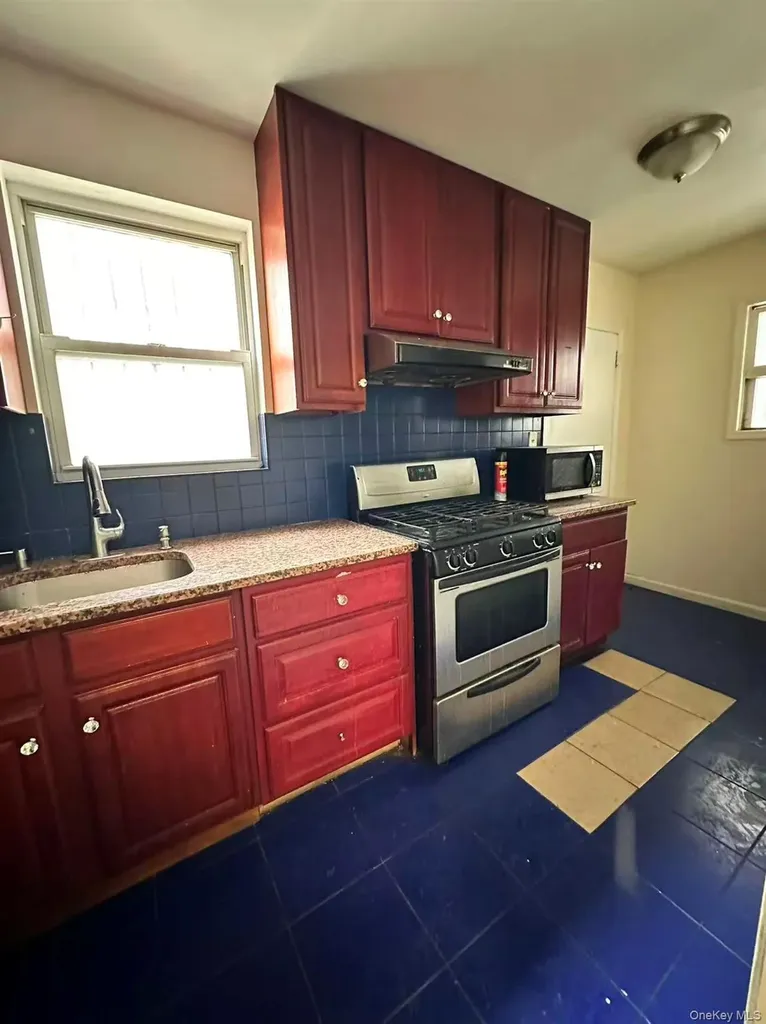 3921 Janet Place Flushing NY 11354