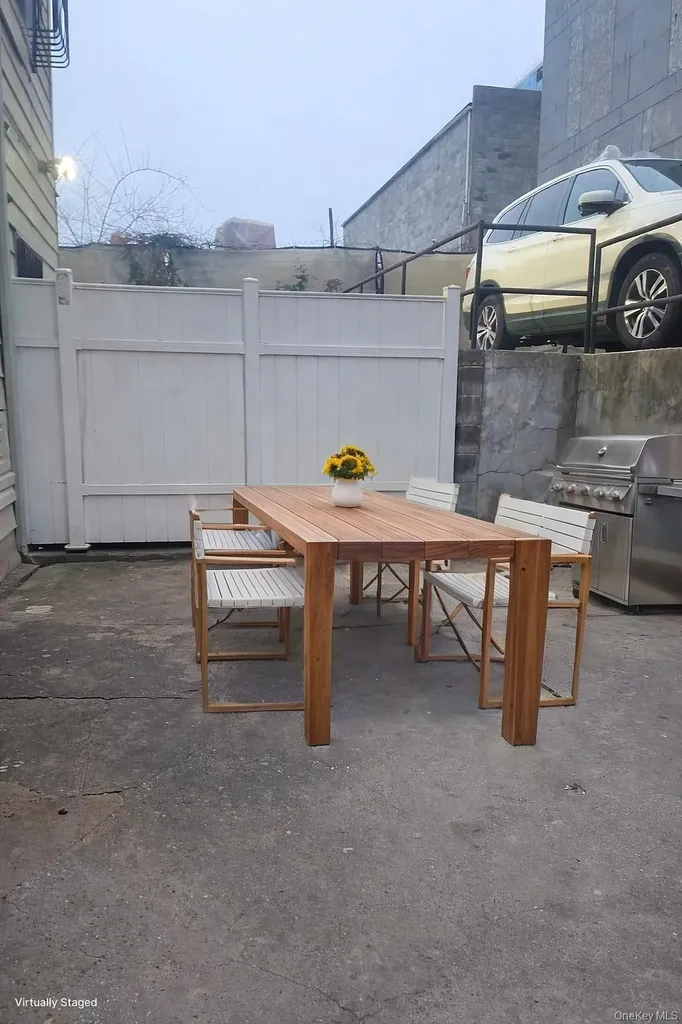 3921 Janet Place Flushing NY 11354