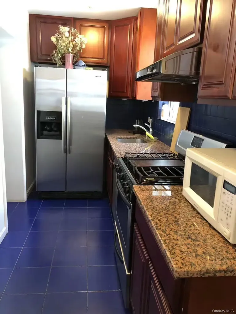 3921 Janet Place Flushing NY 11354