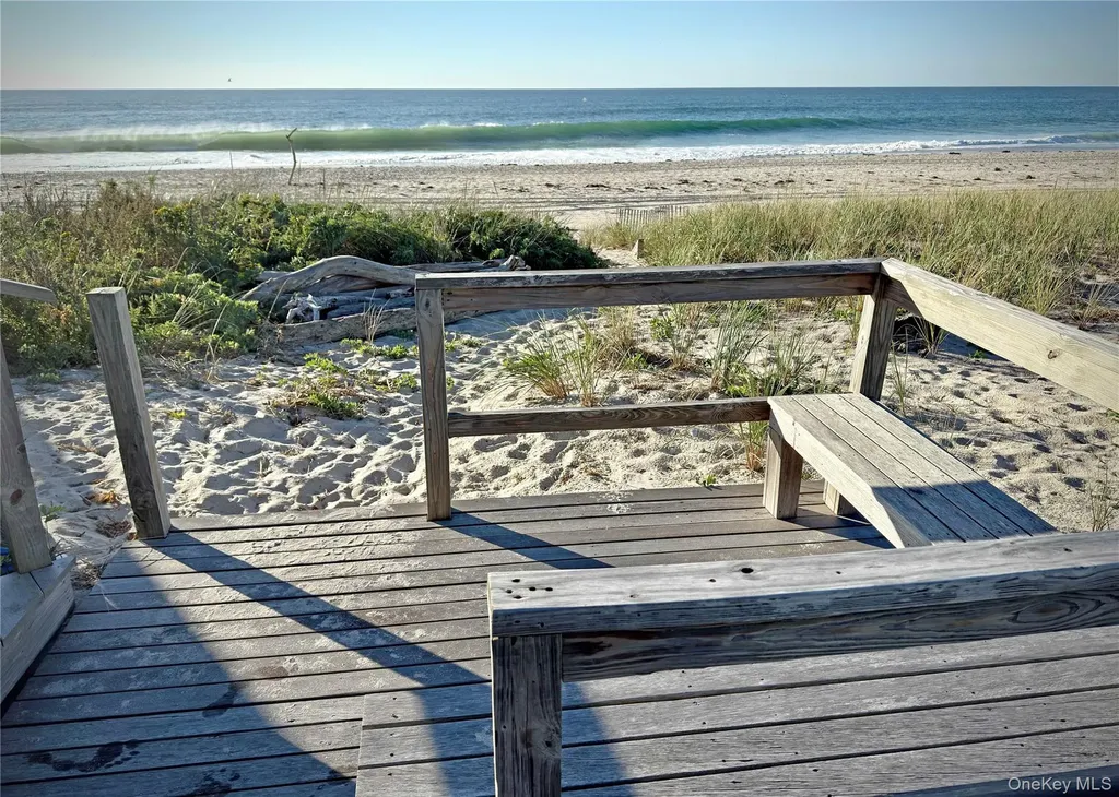 162 Dune Road Quogue NY 11959