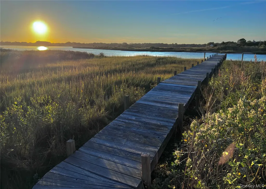 162 Dune Road Quogue NY 11959