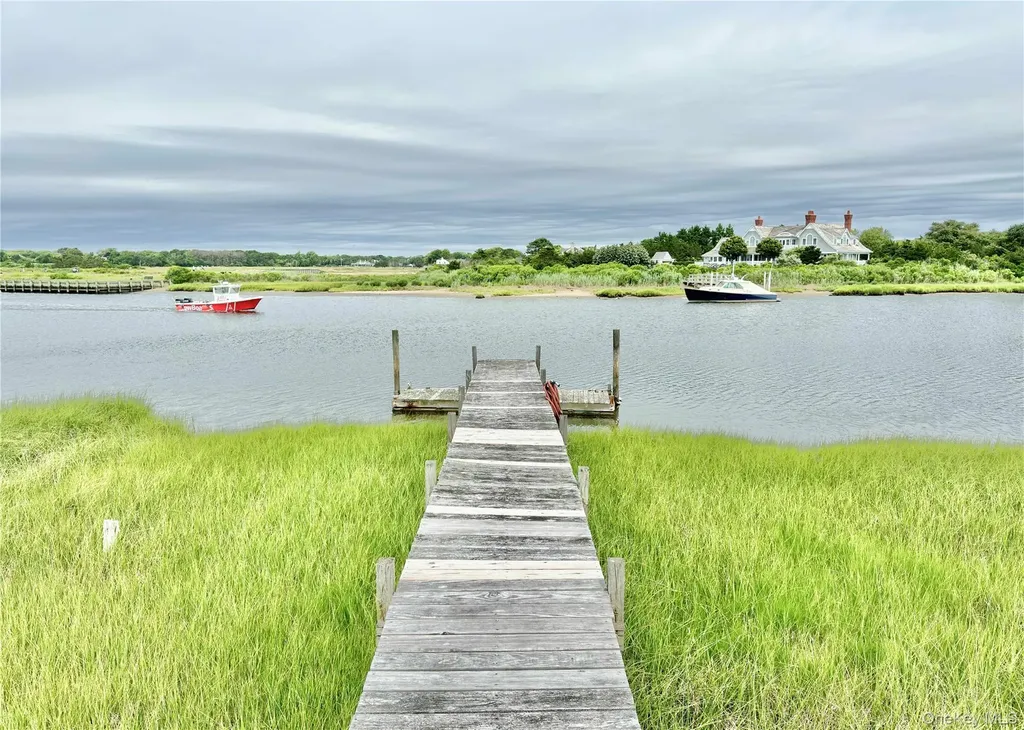 162 Dune Road Quogue NY 11959