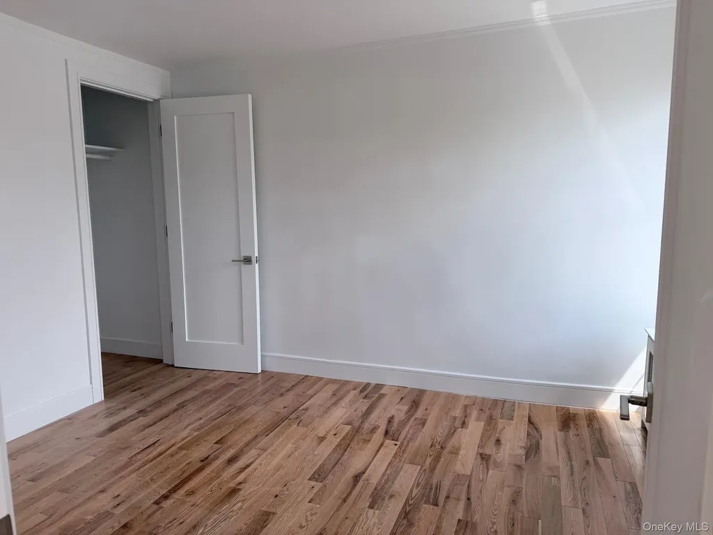 3 Hillside Avenue Manhasset NY 11030
