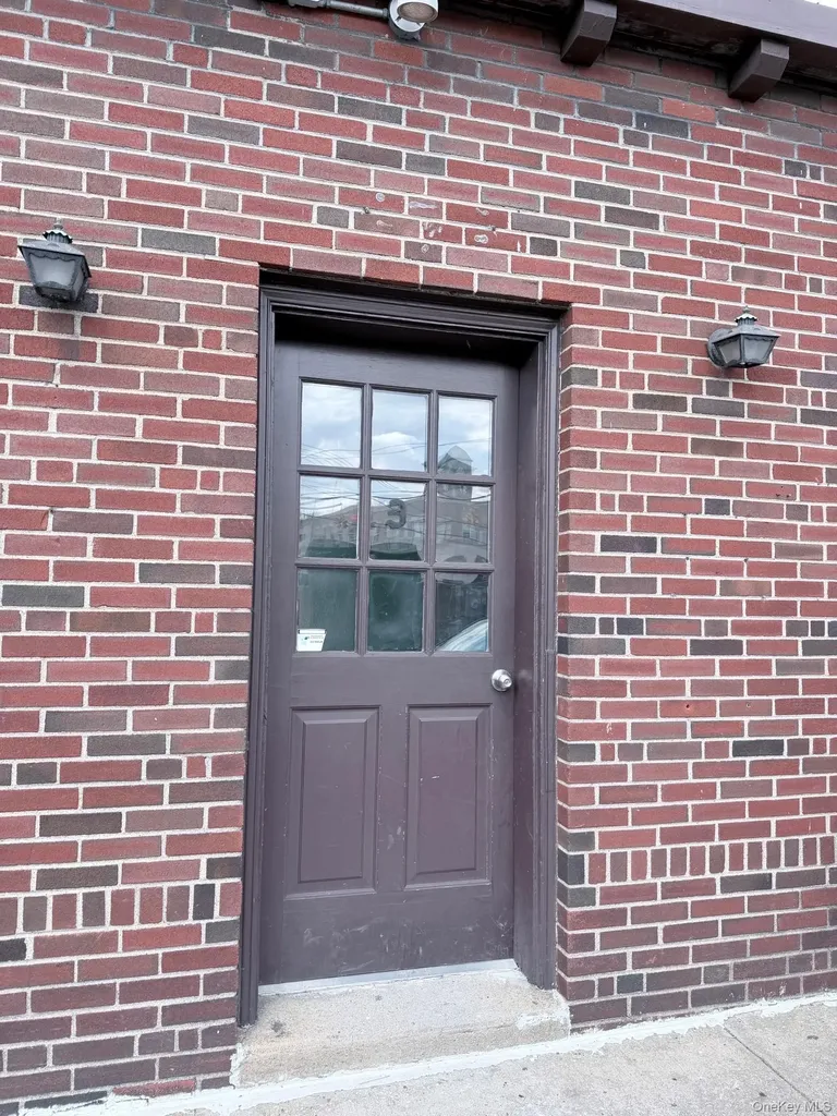 3 Hillside Avenue Manhasset NY 11030
