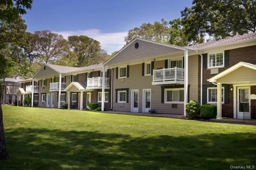 10 Joyner Place Coram NY 11727
