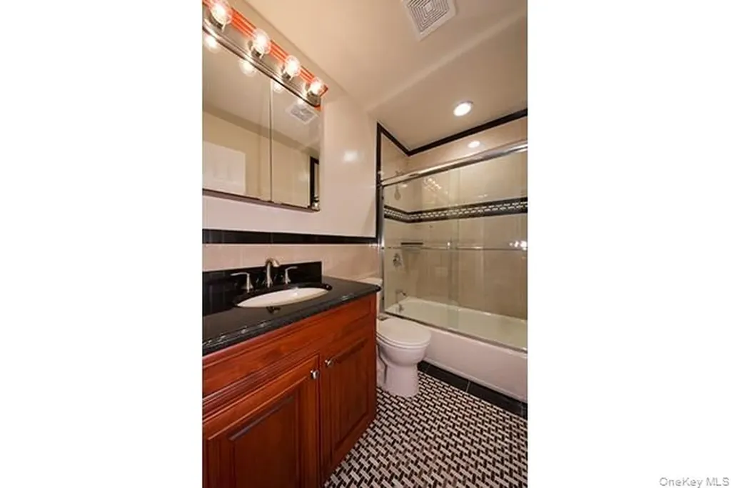 10 Joyner Place Coram NY 11727