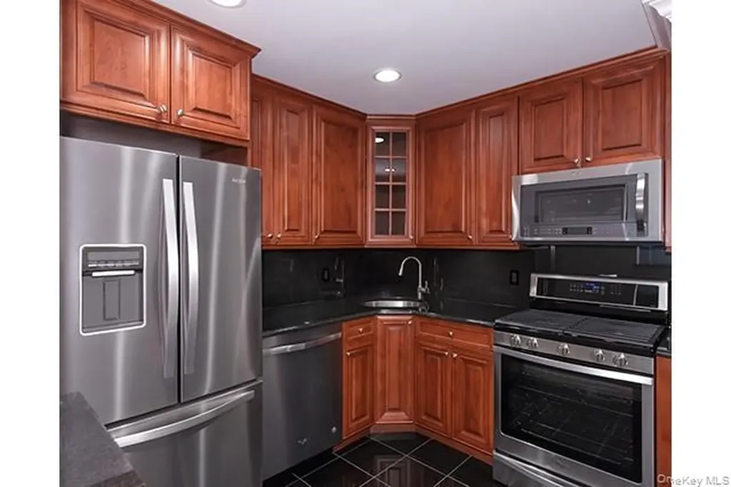 10 Joyner Place Coram NY 11727