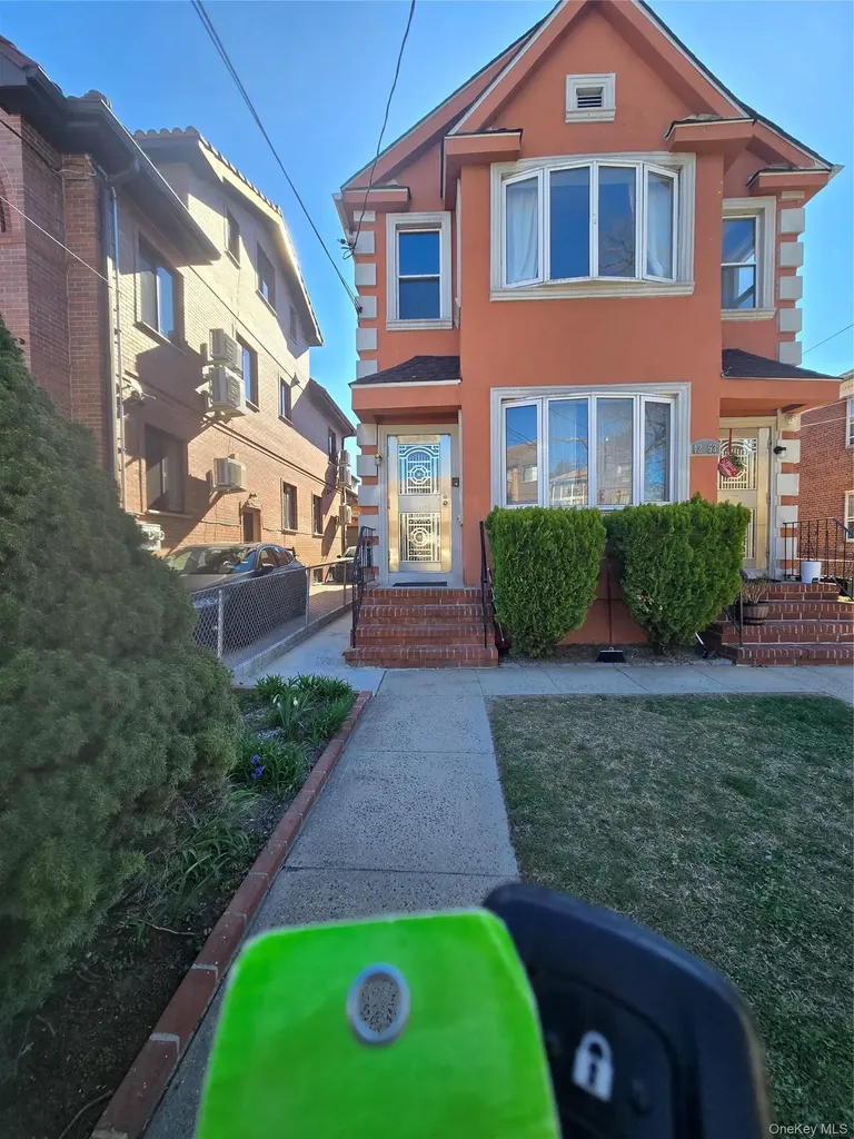 4253 157th Street Flushing NY 11355