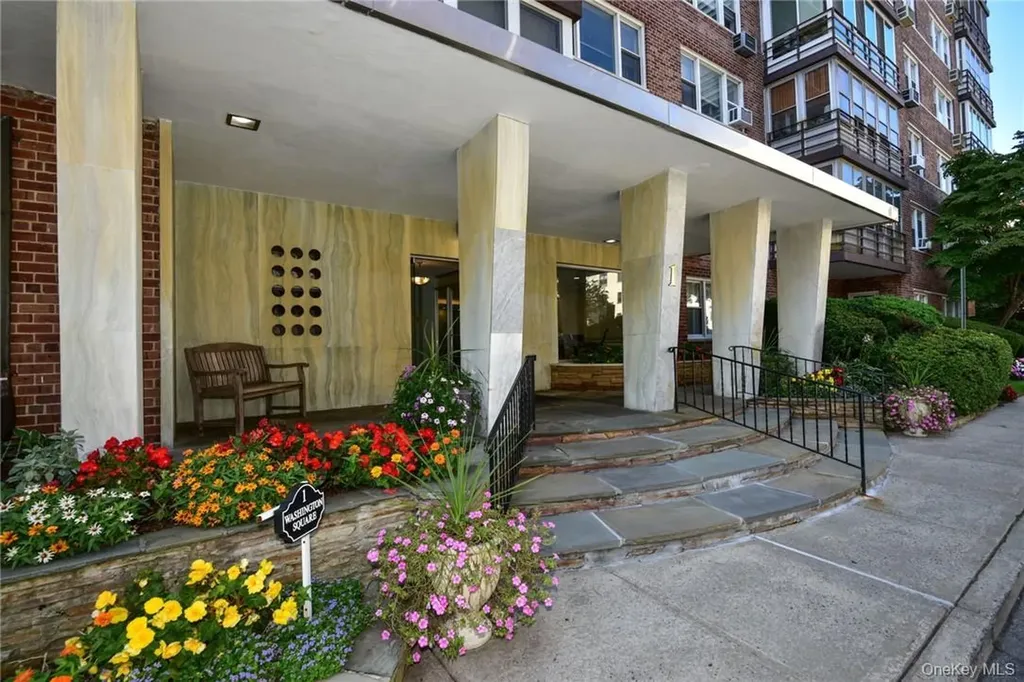 1 Washington Square Larchmont NY 10538