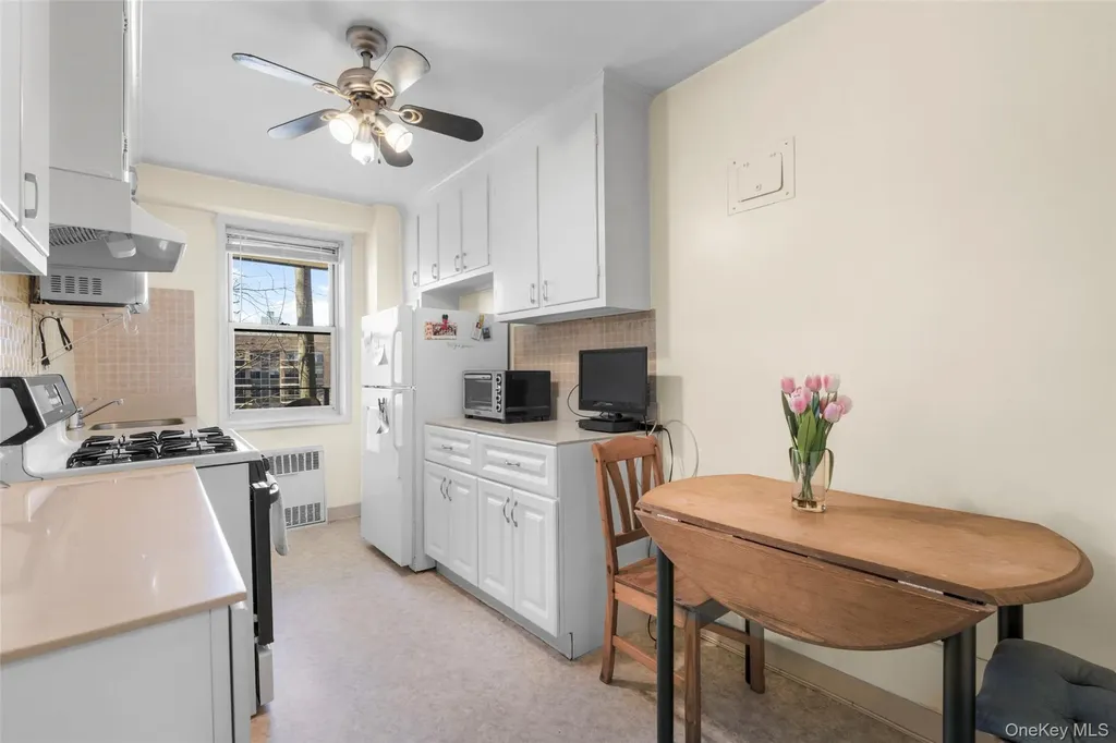 1 Washington Square Larchmont NY 10538