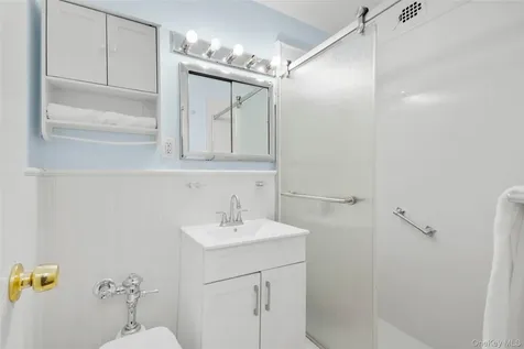 1 Washington Square Larchmont NY 10538