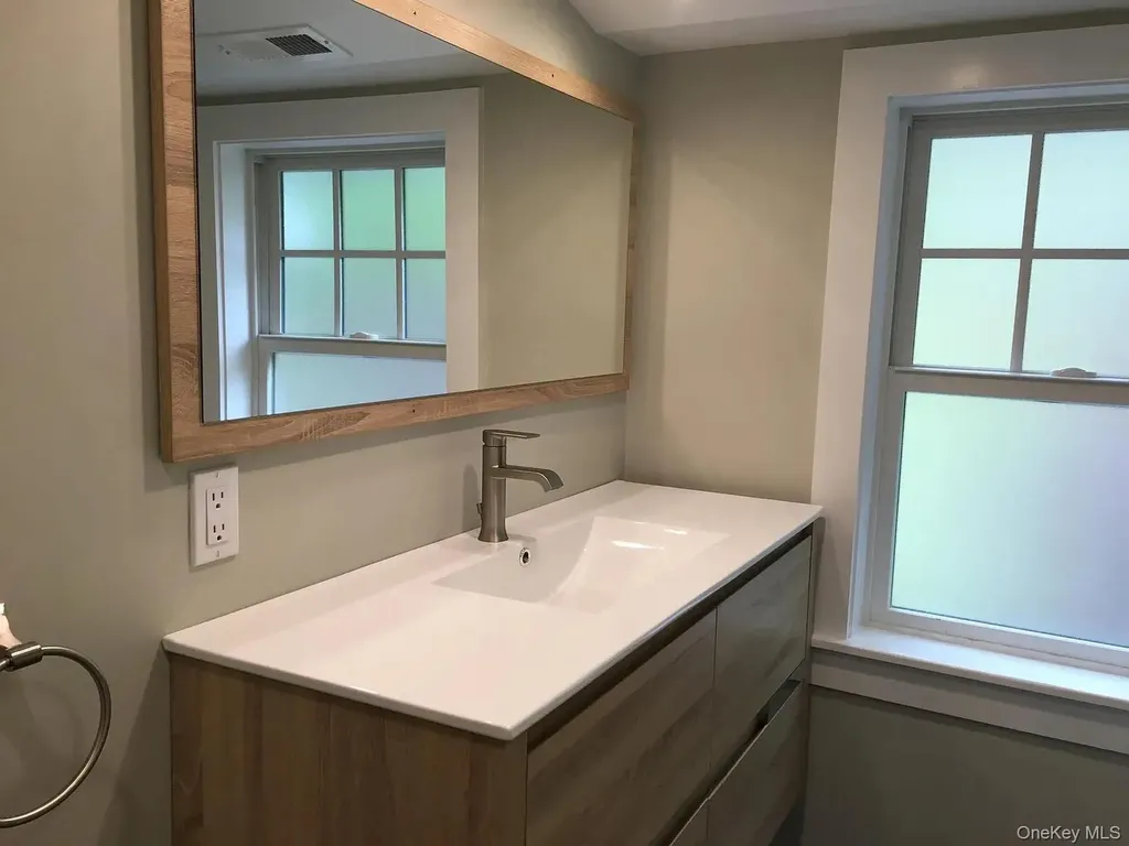 82 Douglas Road Chappaqua NY 10514