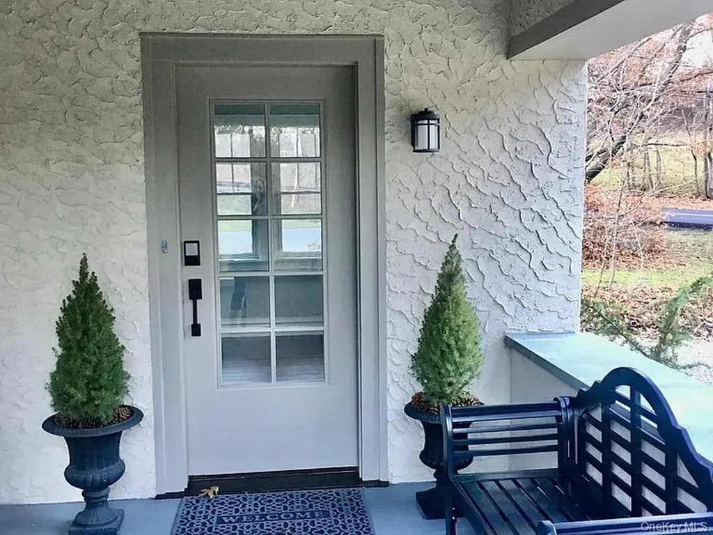 82 Douglas Road Chappaqua NY 10514