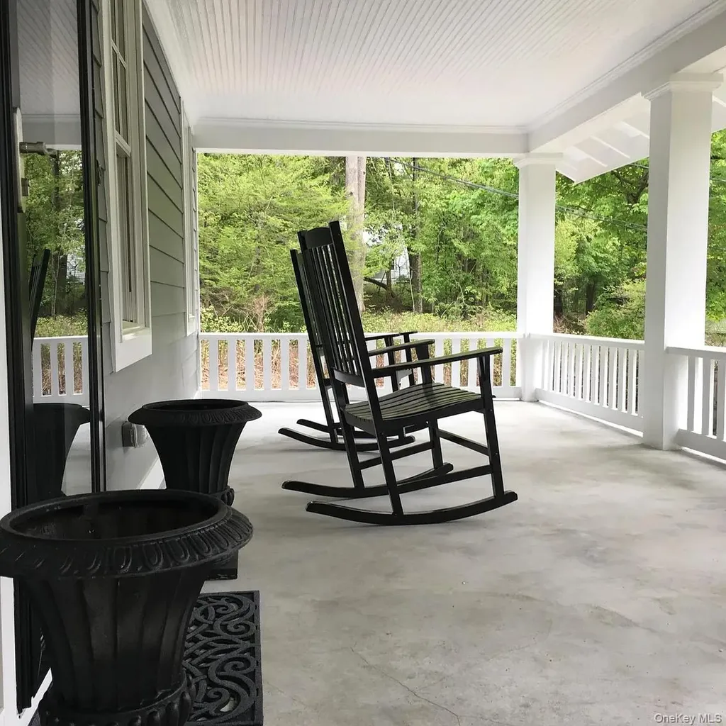 82 Douglas Road Chappaqua NY 10514