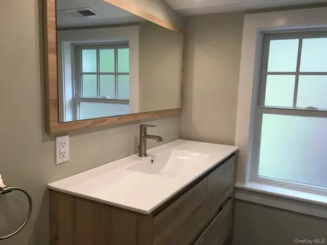 82 Douglas Road Chappaqua NY 10514