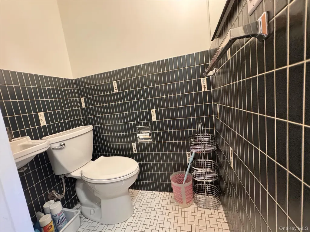 14749 28th Avenue Flushing NY 11354