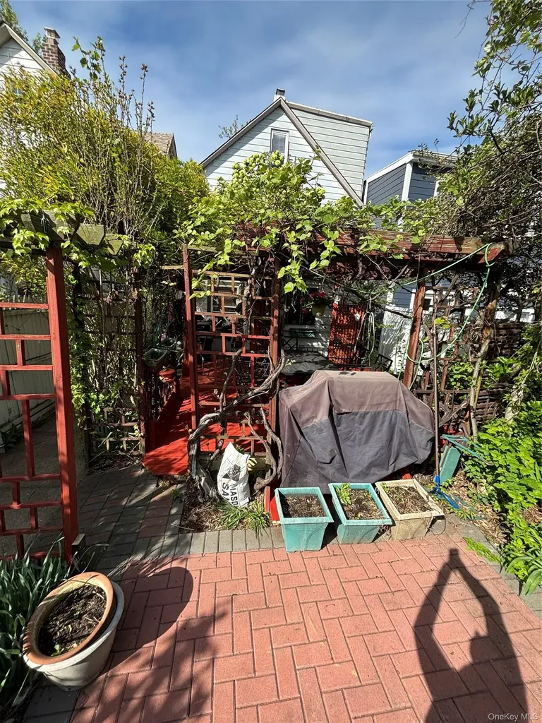 5715 66th Street Maspeth NY 11378