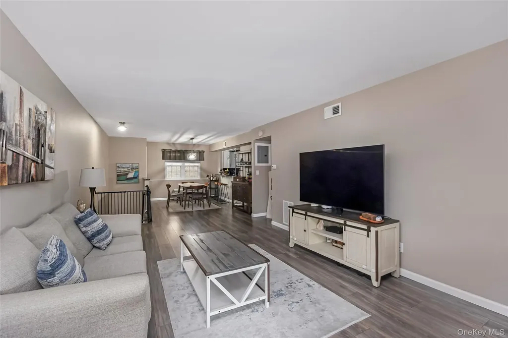 140 Mariners Way Copiague NY 11726