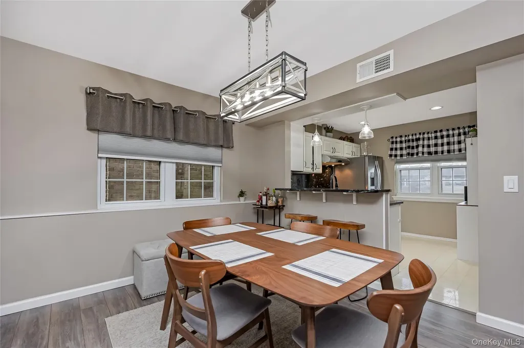 140 Mariners Way Copiague NY 11726