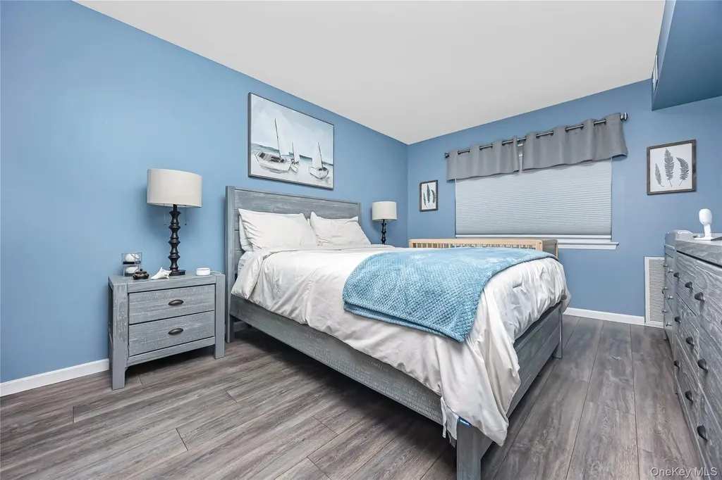 140 Mariners Way Copiague NY 11726