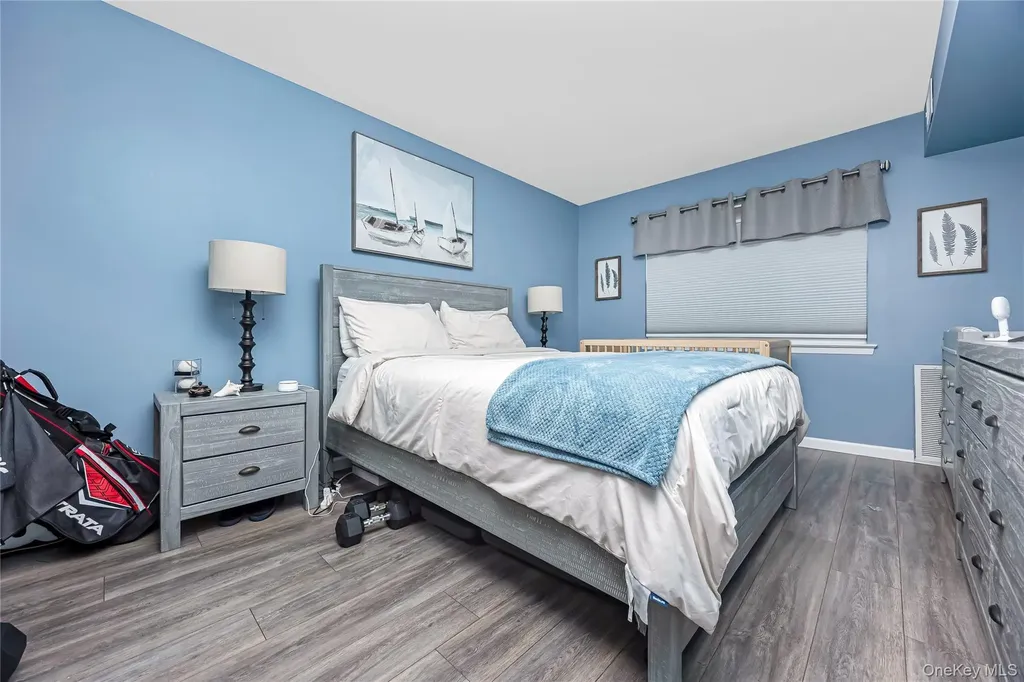 140 Mariners Way Copiague NY 11726
