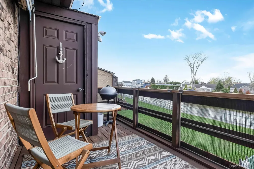 140 Mariners Way Copiague NY 11726