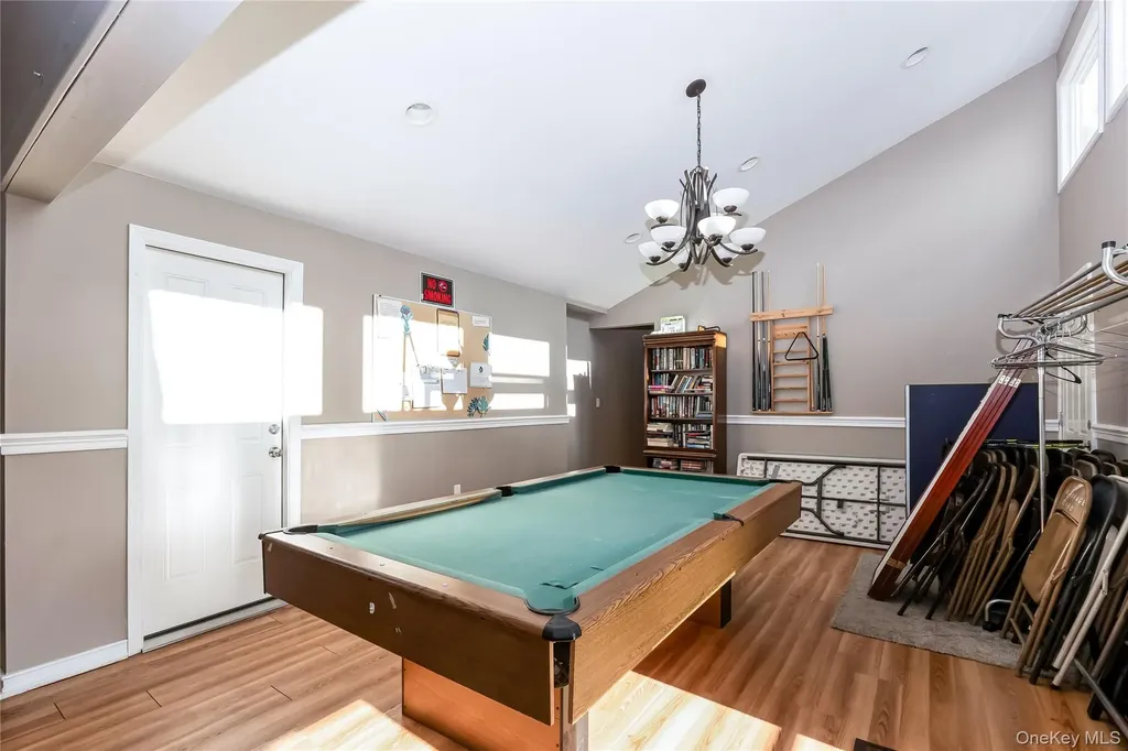 140 Mariners Way Copiague NY 11726