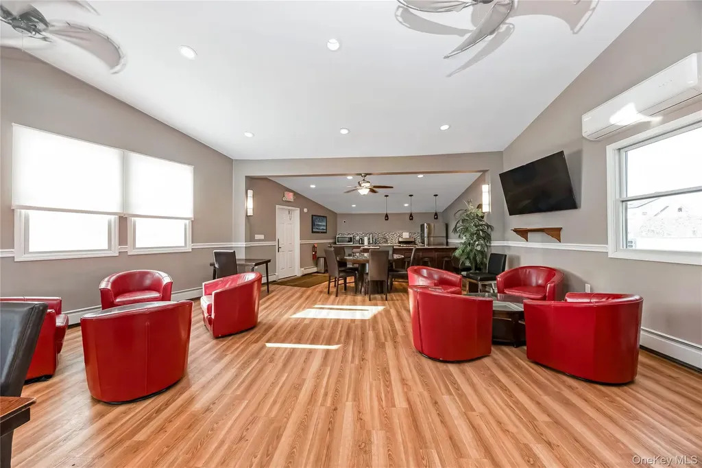 140 Mariners Way Copiague NY 11726