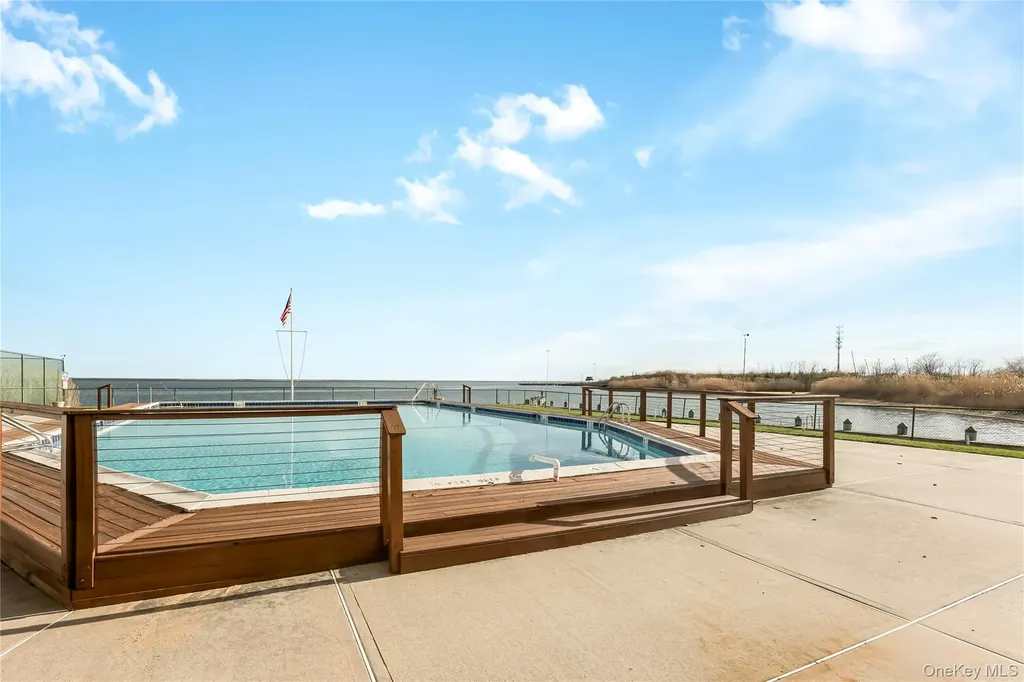 140 Mariners Way Copiague NY 11726