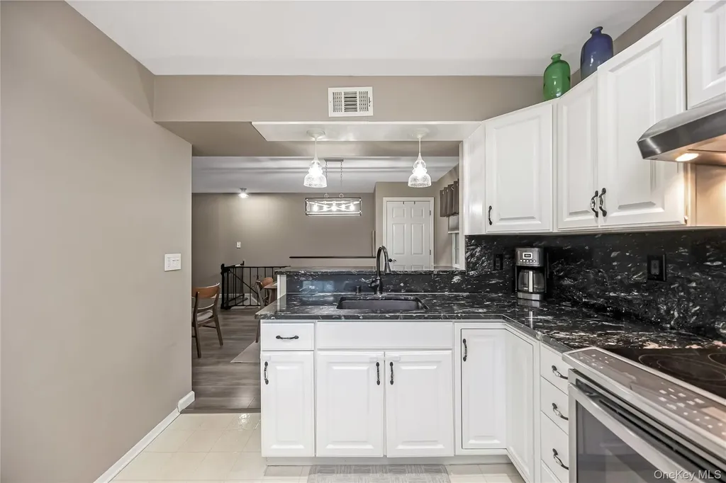 140 Mariners Way Copiague NY 11726