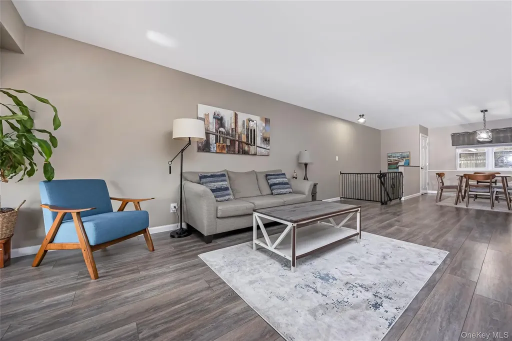 140 Mariners Way Copiague NY 11726
