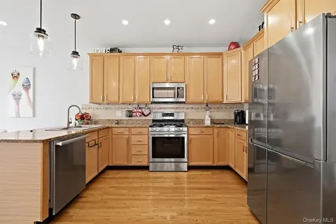 25 Hopkins Lane Armonk NY 10504